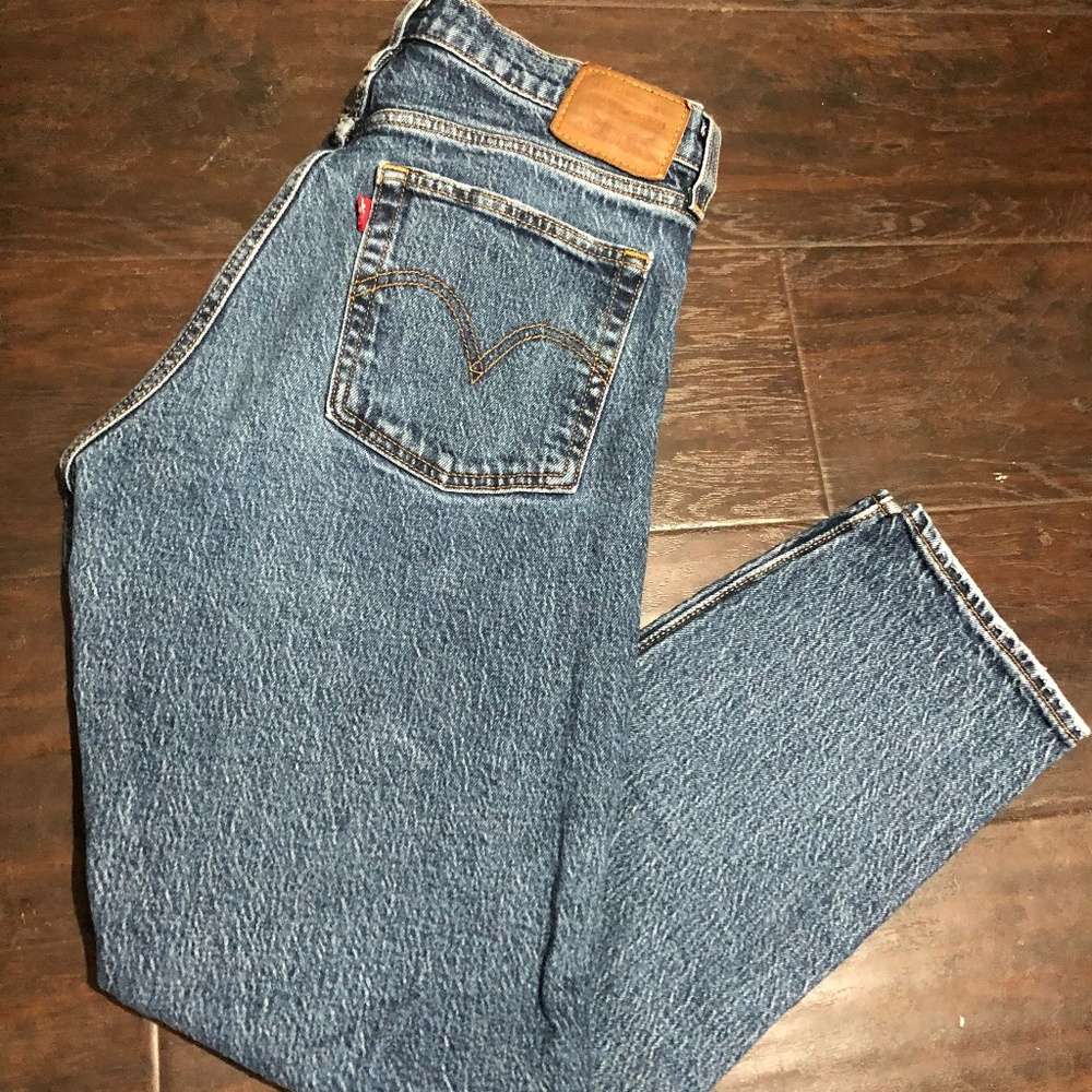 Levi's Wedgie Straight Size 28